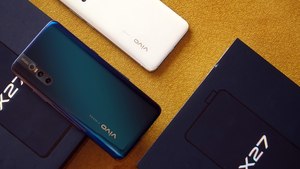 看一天都不腻！vivo X27开箱图赏：雀羽纹理让美再进一步