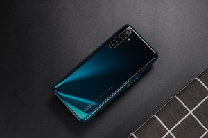 6400万像素后置四摄+3D折叠光影机身 OPPO K5图赏