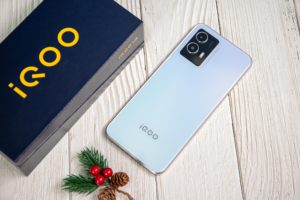 千元级长续航轻薄小金刚 iQOO U5图赏