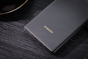 龙鳞纤维带来轻薄好手感 小米MIX Fold 3图赏