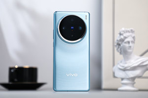 独具匠心的日月环形云阶设计 vivo X100系列外观图赏