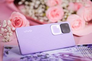 女生首选！经典菱格造型 vivo S18“菱紫”新配色外观图赏