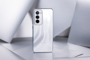 千禧年Y2K潮流风潮来袭 OPPO Reno12手机外观图赏