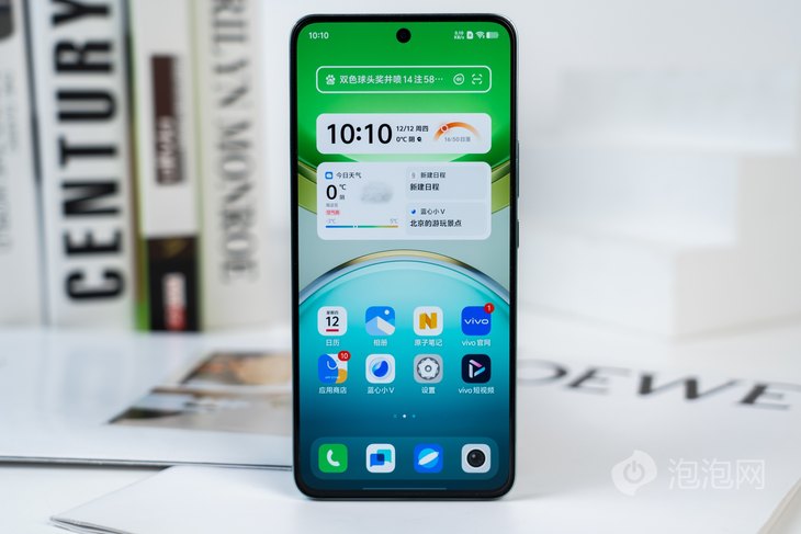 vivo Y300评测：三向扬声器600%音量开云体育平台开辟中端机新赛道(图3)