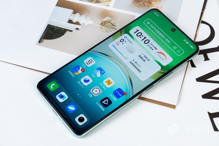 vivo Y300评测：三向扬声器600%音量开云体育平台开辟中端机新赛道(图4)