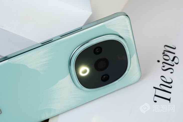 vivo Y300评测：三向扬声器600%音量开云体育平台开辟中端机新赛道(图12)