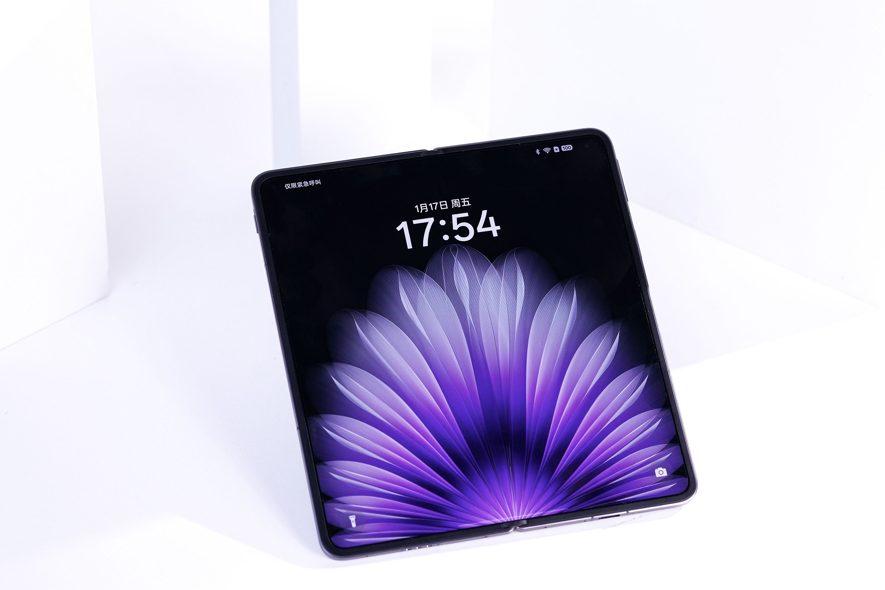 德信娱乐OPPO发布革命性折叠屏手机Find N5厚度仅893mm不容错过