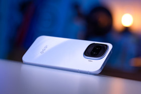 iQOO Z11 Turbo沧浪浮光配色图赏