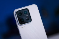 告别二选一！iQOO 15 Ultra游戏拍照双在线，闭眼入不亏